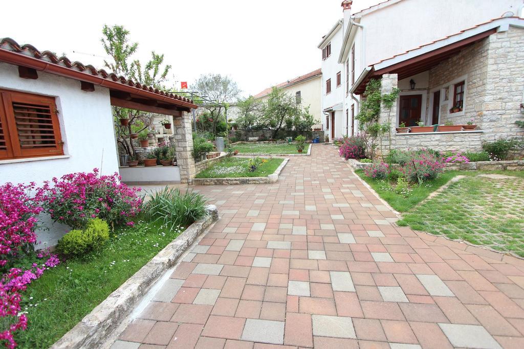Guest House Liliana Rovinj Exteriör bild